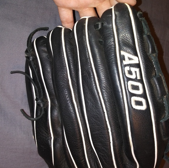 🚫Softball Glove🚫Sold Locally - Picture 4 of 6